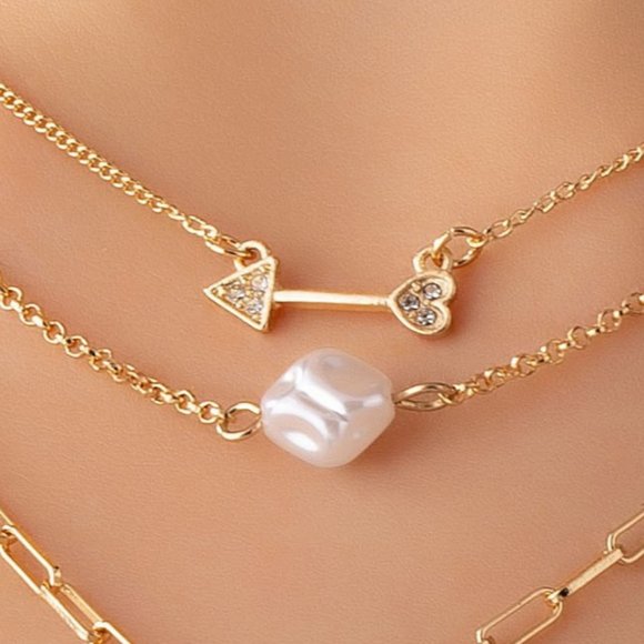NEW 3 Layered Arrow, Faux Pearl, Rhinestone Heart Pendant Dainty Necklace Gold - Picture 5 of 8